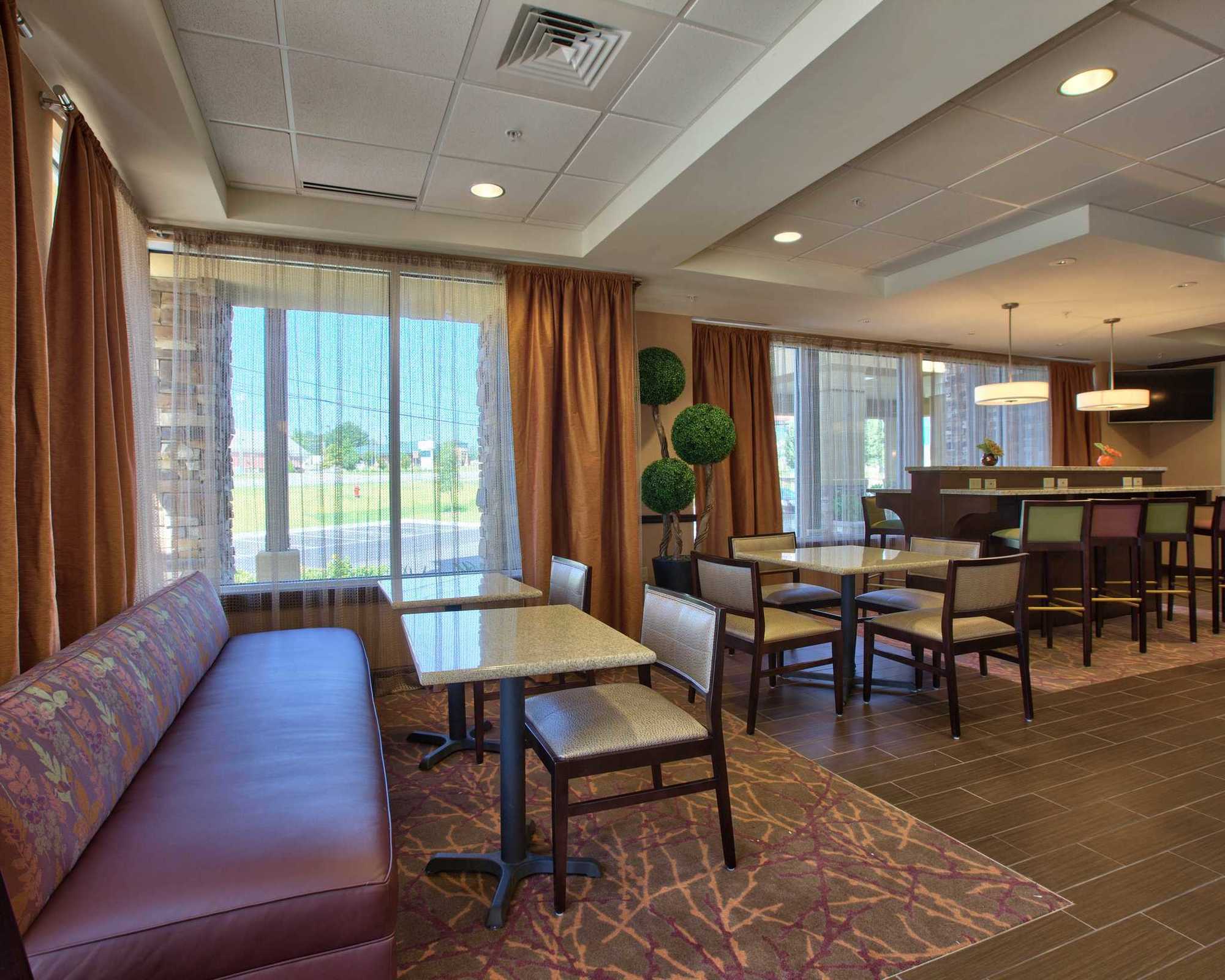 Comfort Inn & Suites Dothan East Kemudahan gambar